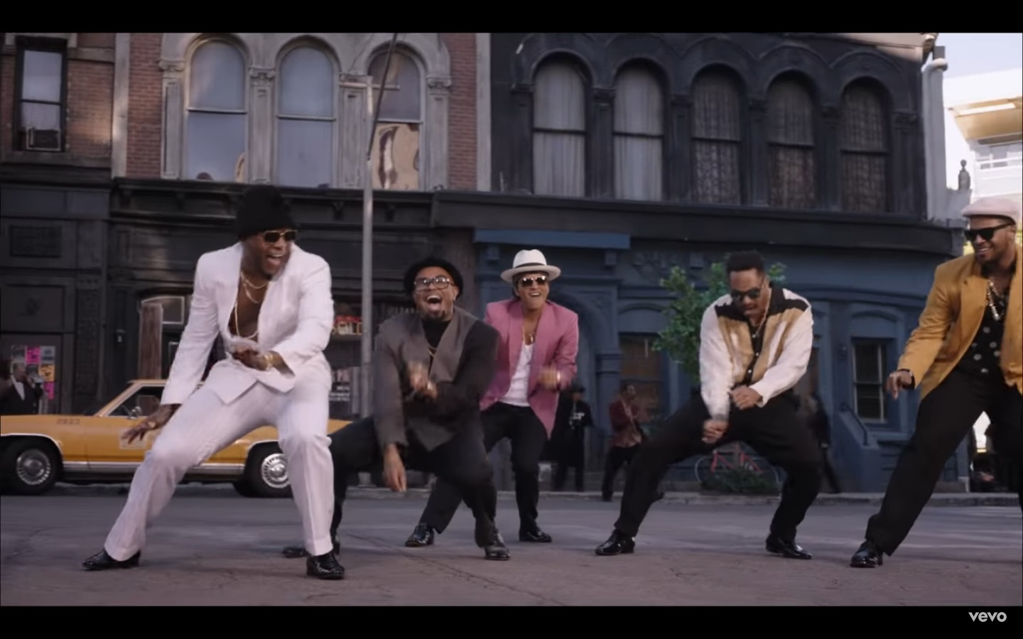 "Uptown Funk" La Mejor Canción De La Decada Segun Billboard